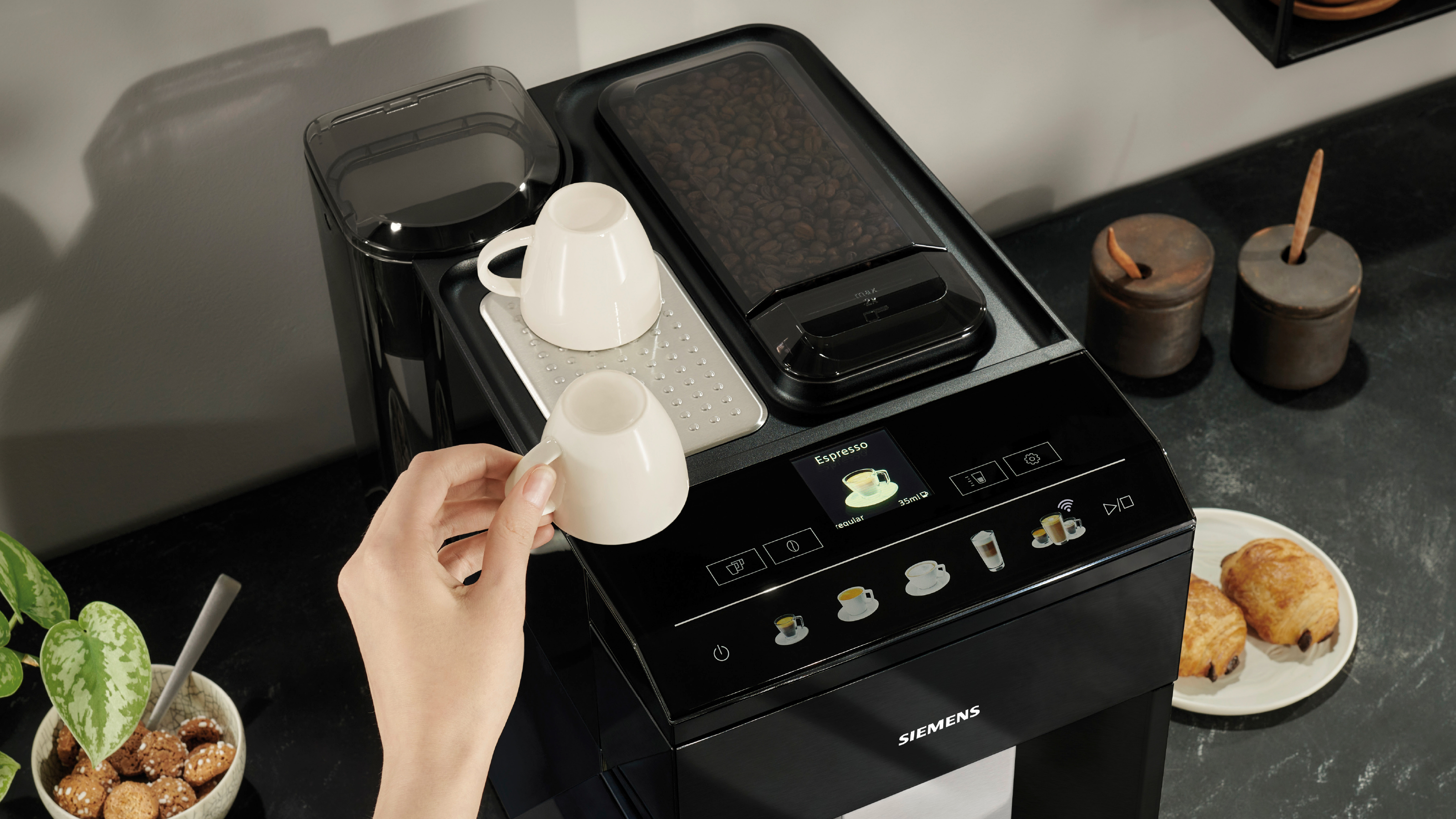 SIEMENS TQ518DF3 EQ500 espresso machine